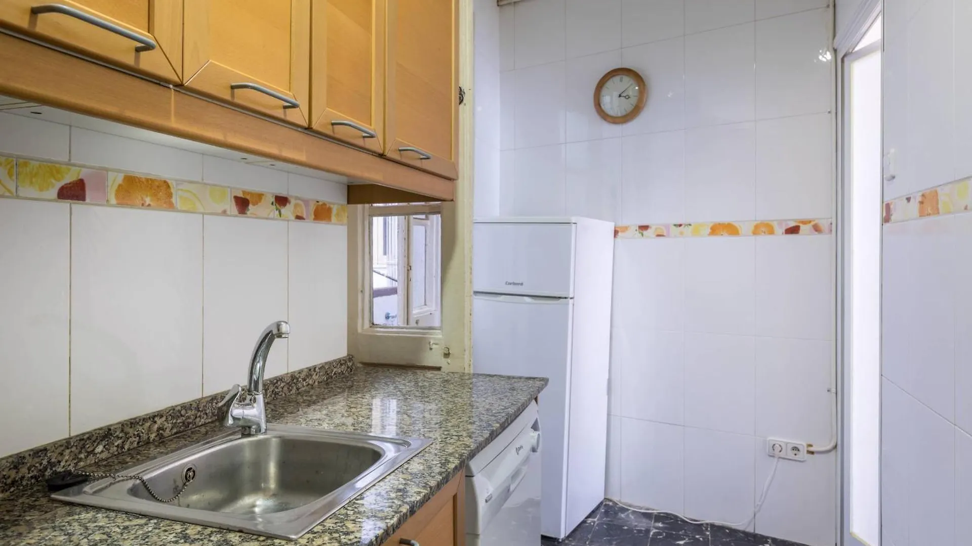 22Ara1051- 4Br Flat In The City Center Barcelona